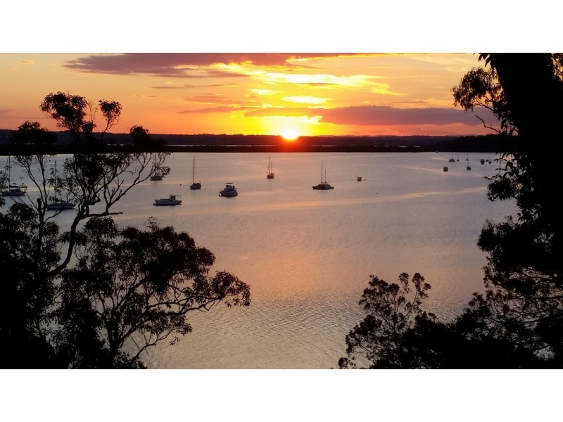 21 CLIFF TERRACE, Macleay Island QLD 4184