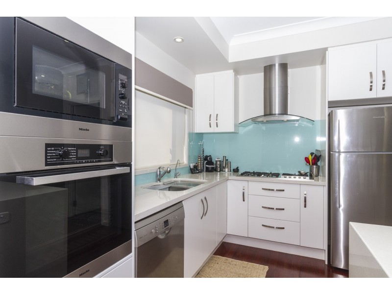 21 CLIFF TERRACE, Macleay Island QLD 4184