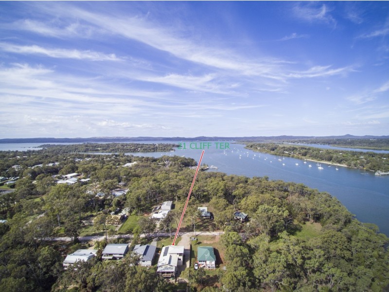 21 CLIFF TERRACE, Macleay Island QLD 4184