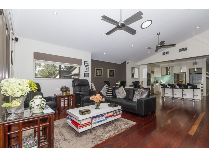 21 CLIFF TERRACE, Macleay Island QLD 4184