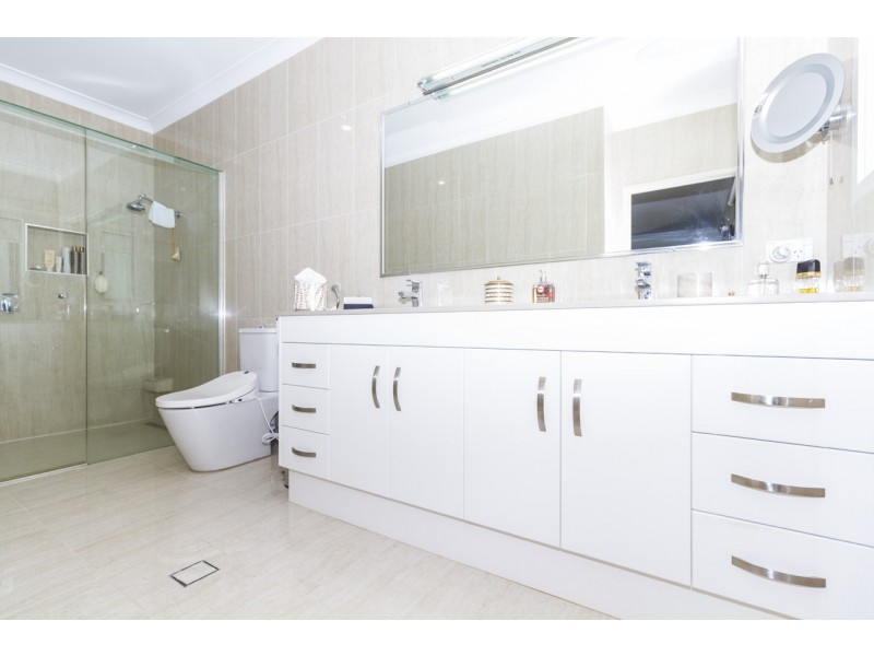 21 CLIFF TERRACE, Macleay Island QLD 4184