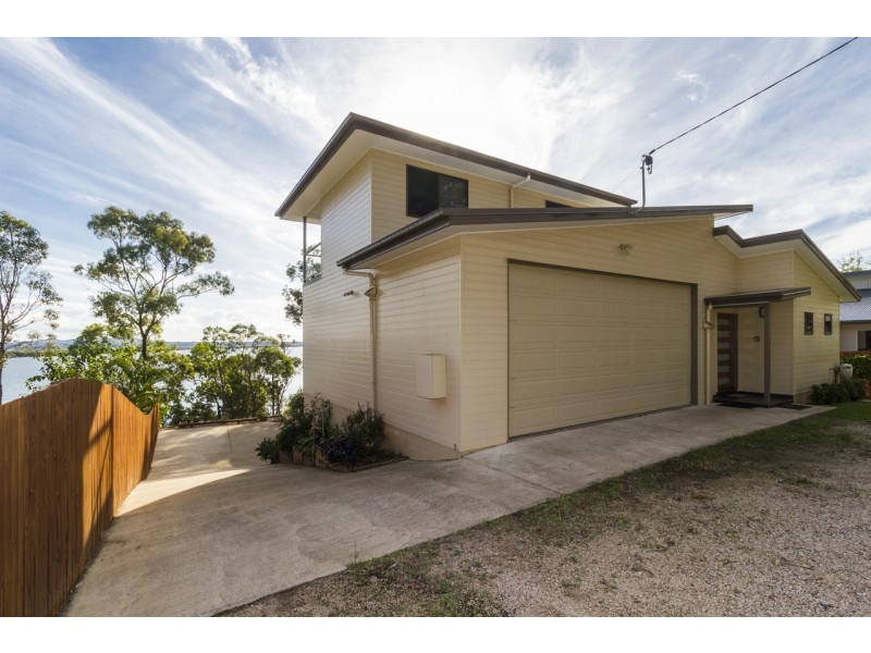 21 CLIFF TERRACE, Macleay Island QLD 4184