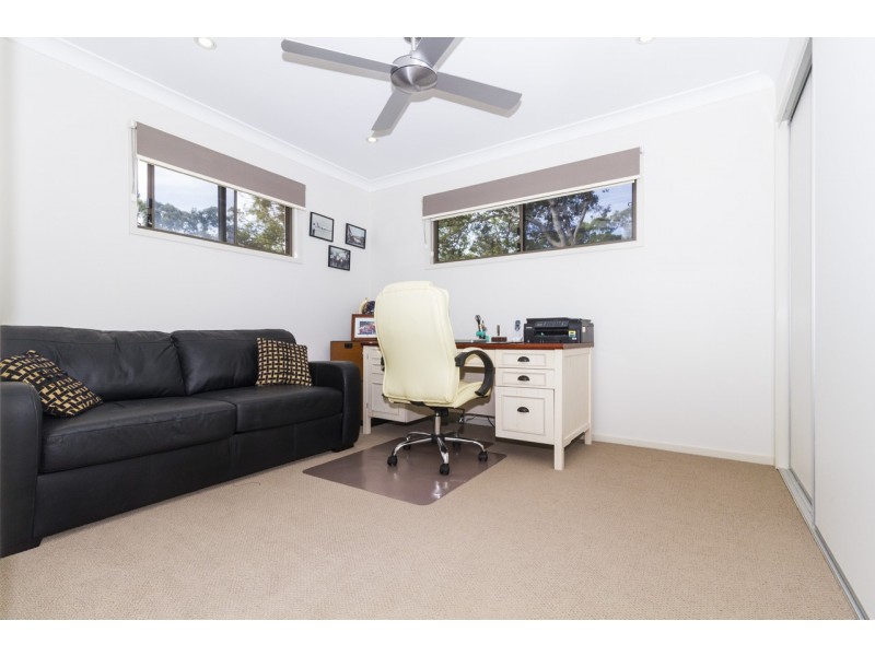 21 CLIFF TERRACE, Macleay Island QLD 4184