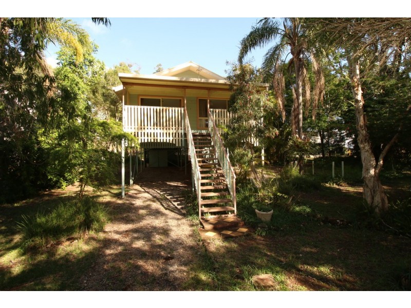 38 BLUE BAY CRESCENT, Macleay Island QLD 4184