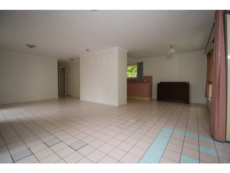 38 BLUE BAY CRESCENT, Macleay Island QLD 4184