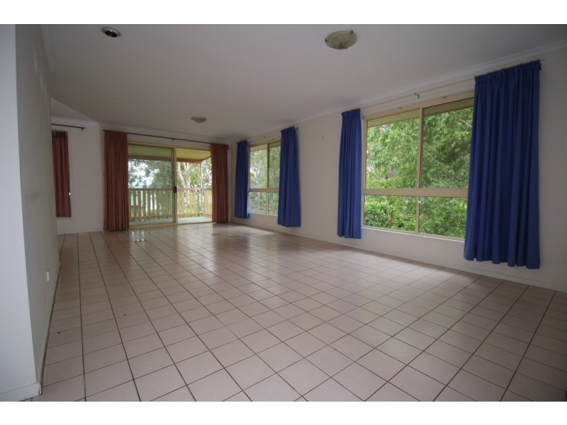 38 BLUE BAY CRESCENT, Macleay Island QLD 4184