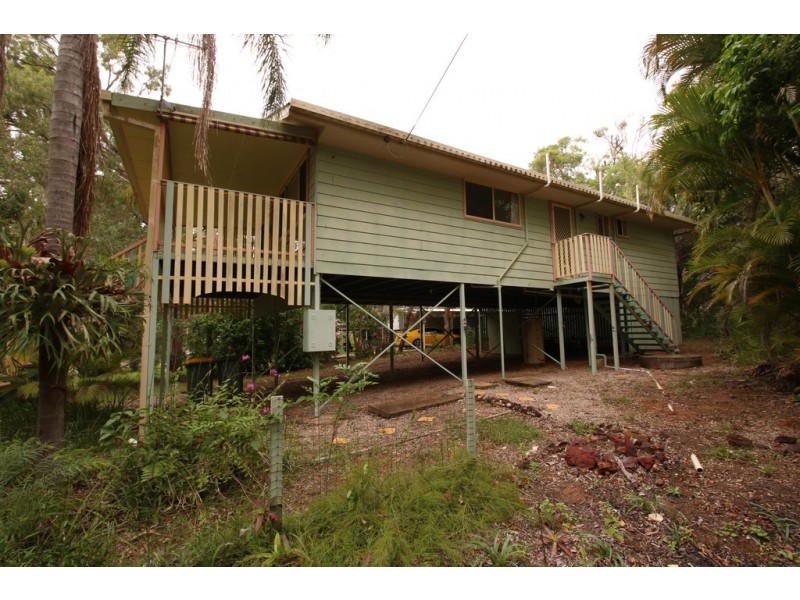38 BLUE BAY CRESCENT, Macleay Island QLD 4184