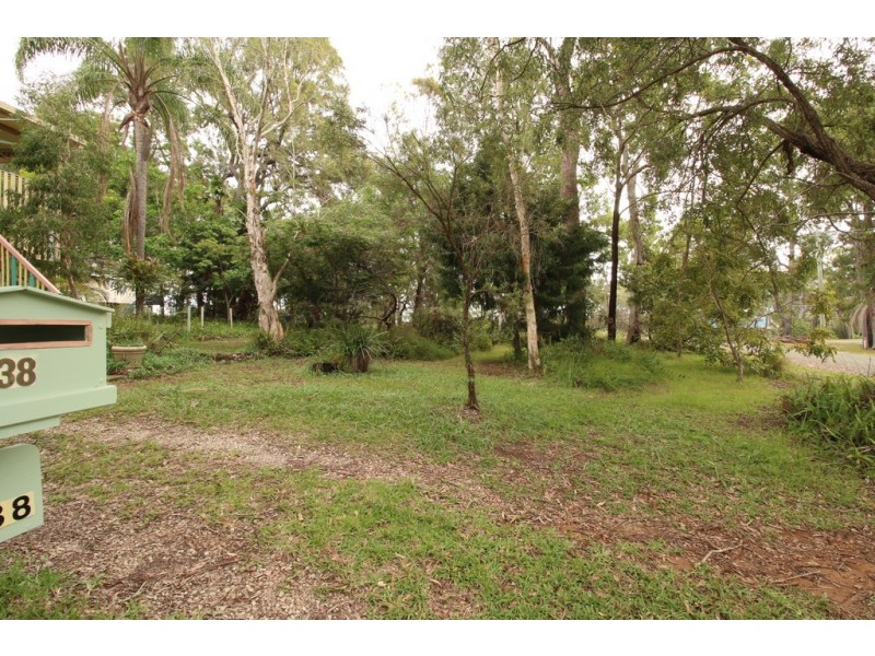 38 BLUE BAY CRESCENT, Macleay Island QLD 4184