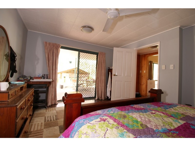 25 EASTERN ROAD, Macleay Island QLD 4184