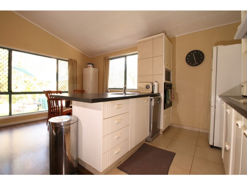 25 EASTERN ROAD, Macleay Island QLD 4184