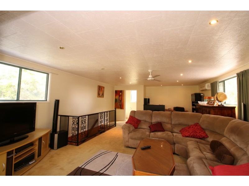 25 EASTERN ROAD, Macleay Island QLD 4184