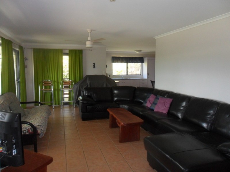 19 OOMOOL STREET, Macleay Island QLD 4184