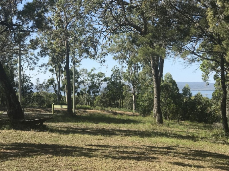 6 CALM WATERS CRESCENT, Macleay Island QLD 4184