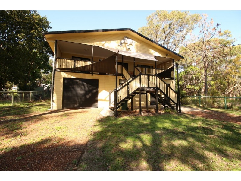 10 CURLEW STREET, Macleay Island QLD 4184