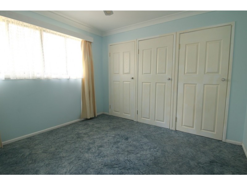 10 CURLEW STREET, Macleay Island QLD 4184