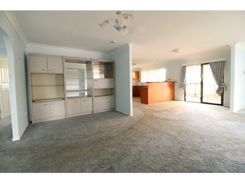 10 CURLEW STREET, Macleay Island QLD 4184