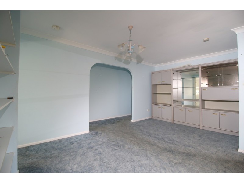 10 CURLEW STREET, Macleay Island QLD 4184