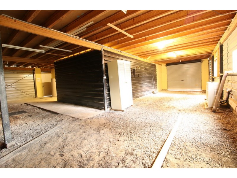 10 CURLEW STREET, Macleay Island QLD 4184