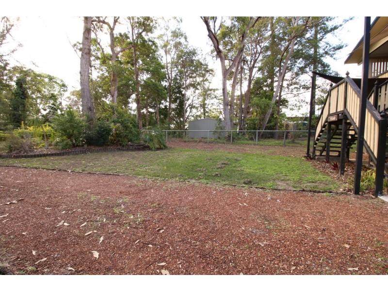 10 CURLEW STREET, Macleay Island QLD 4184