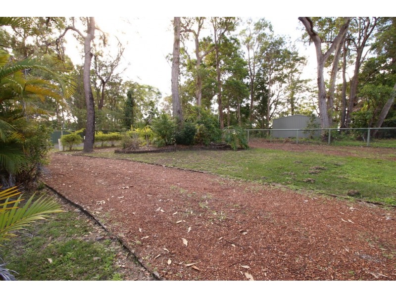 10 CURLEW STREET, Macleay Island QLD 4184