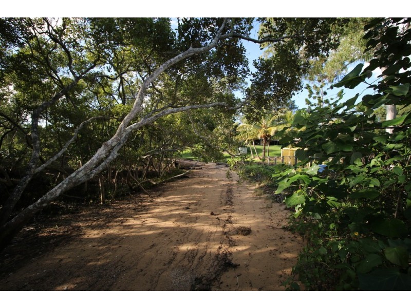 77 COONDOOROOPA DRIVE, Macleay Island QLD 4184