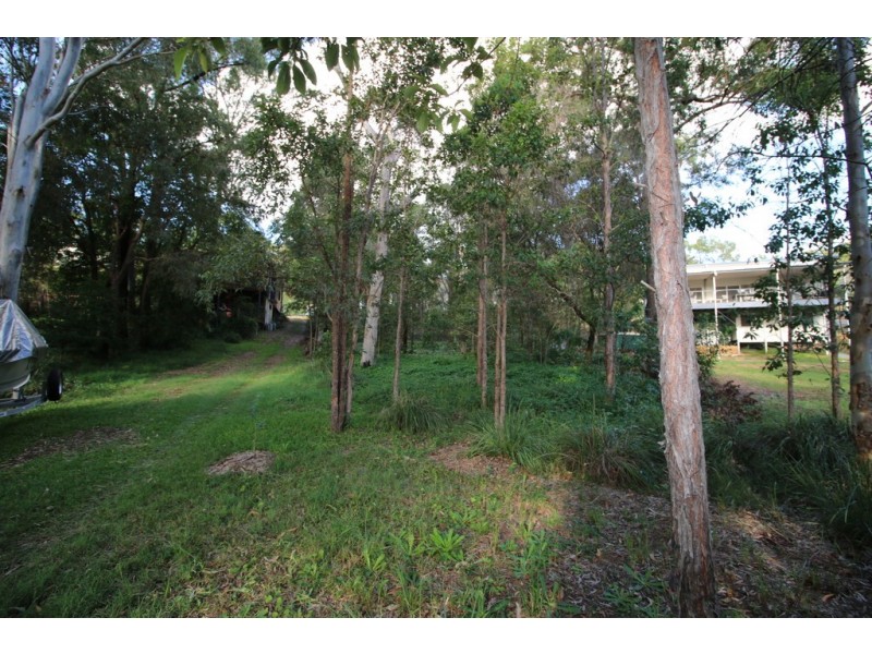 77 COONDOOROOPA DRIVE, Macleay Island QLD 4184