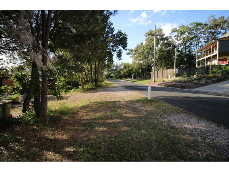 77 COONDOOROOPA DRIVE, Macleay Island QLD 4184