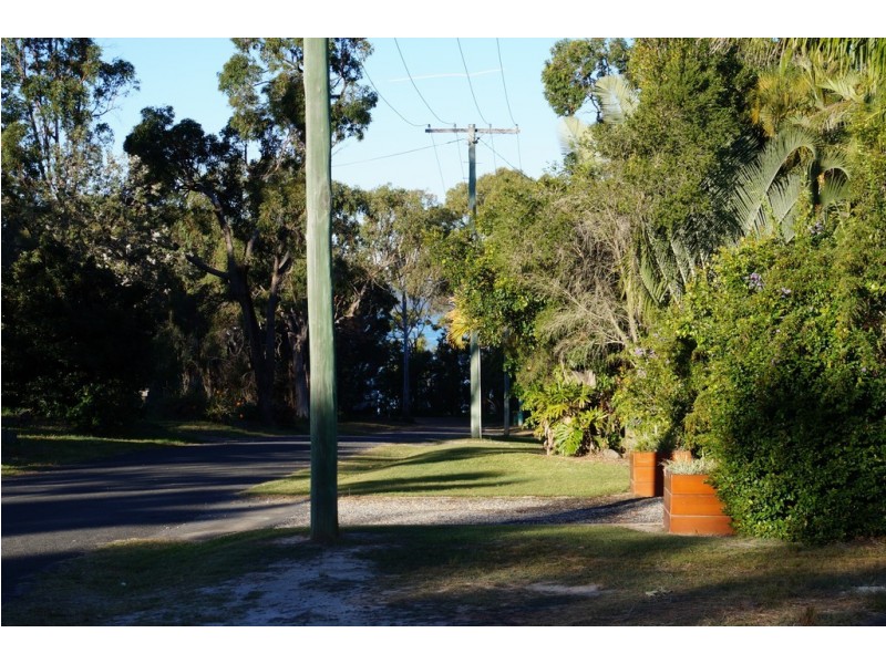 24 Jane Street, Macleay Island QLD 4184