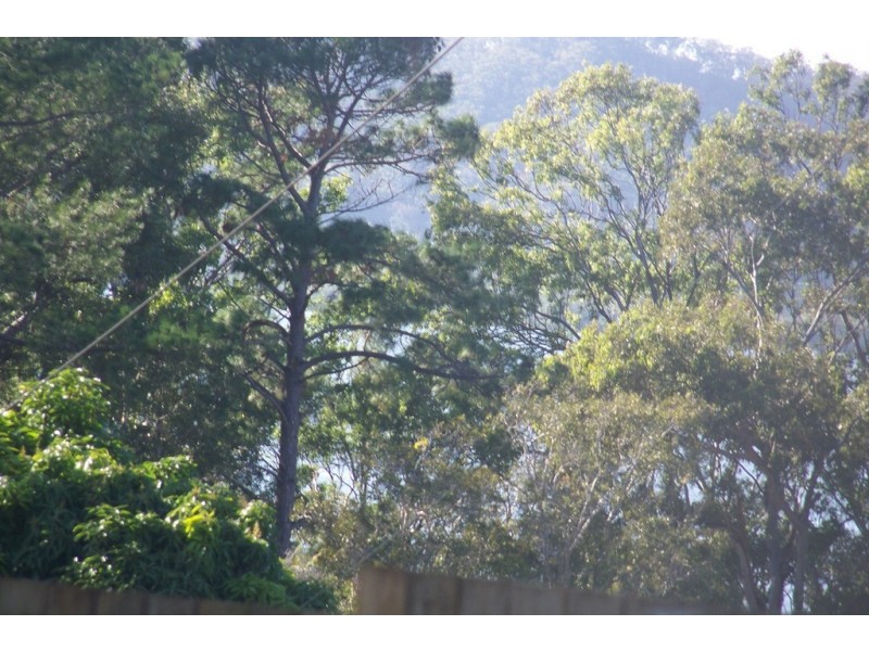 17 PINE AV, Lamb Island QLD 4184