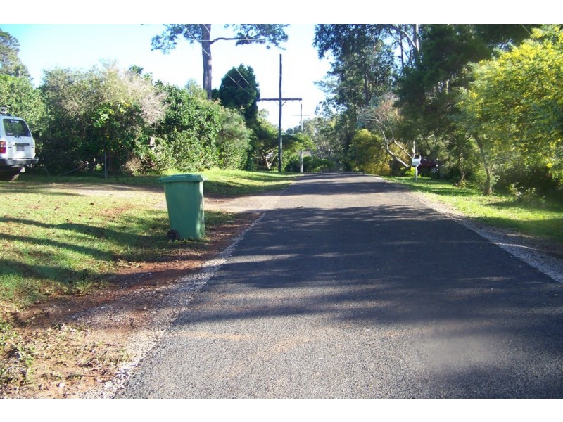 17 PINE AV, Lamb Island QLD 4184