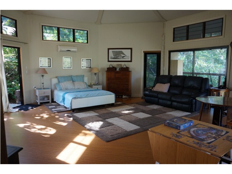 20 BOAT HARBOUR AVE, Macleay Island QLD 4184