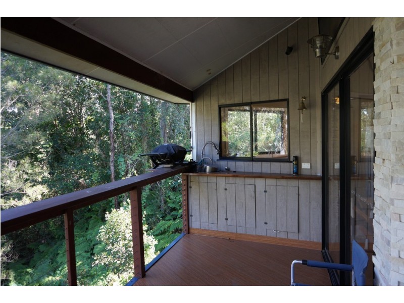 20 BOAT HARBOUR AVE, Macleay Island QLD 4184