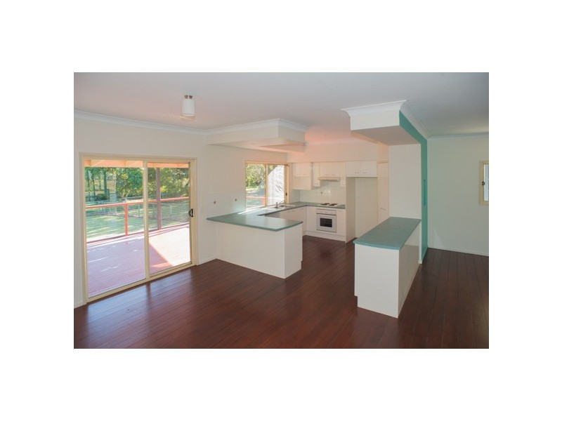 13 Pelican, Macleay Island QLD 4184