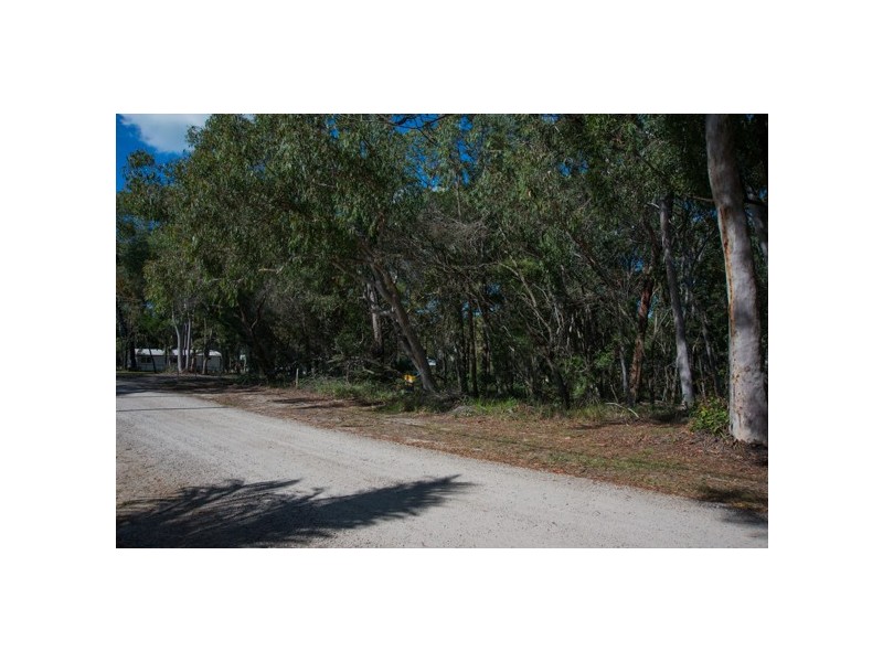 10 Parakeet, Macleay Island QLD 4184