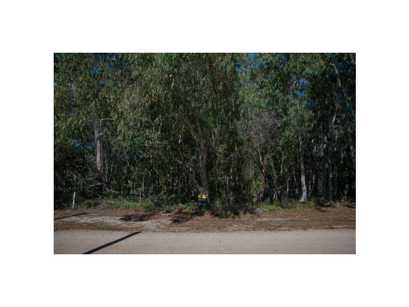 10 Parakeet, Macleay Island QLD 4184