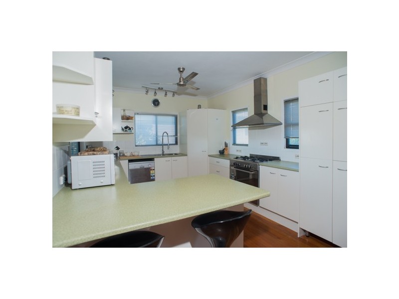 46 BARRAMUNDI STREET, Macleay Island QLD 4184