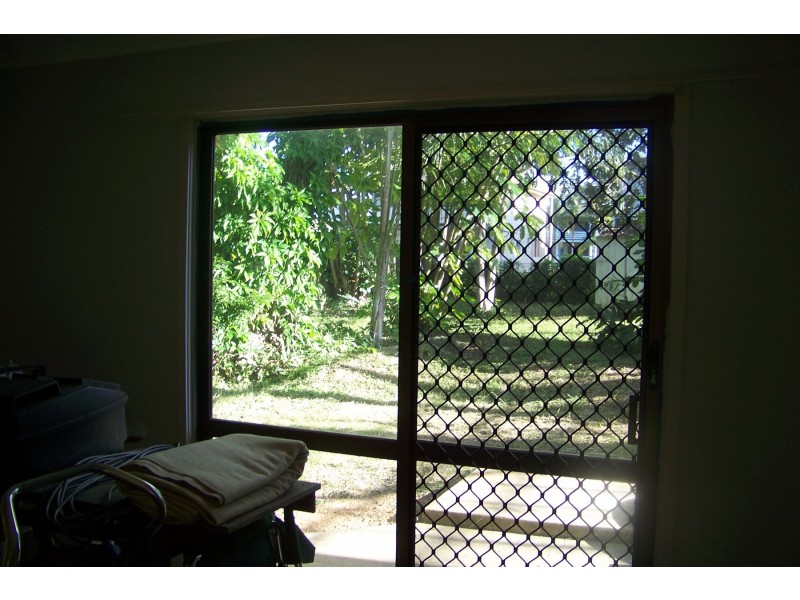 26 LUCAS DR, Lamb Island QLD 4184