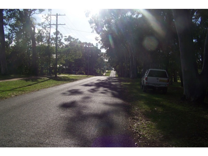 26 LUCAS DR, Lamb Island QLD 4184