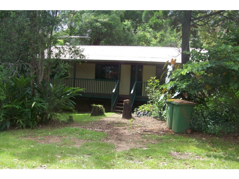 11 WYENA AV, Lamb Island QLD 4184