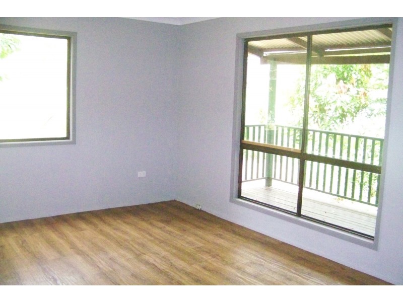 11 WYENA AV, Lamb Island QLD 4184