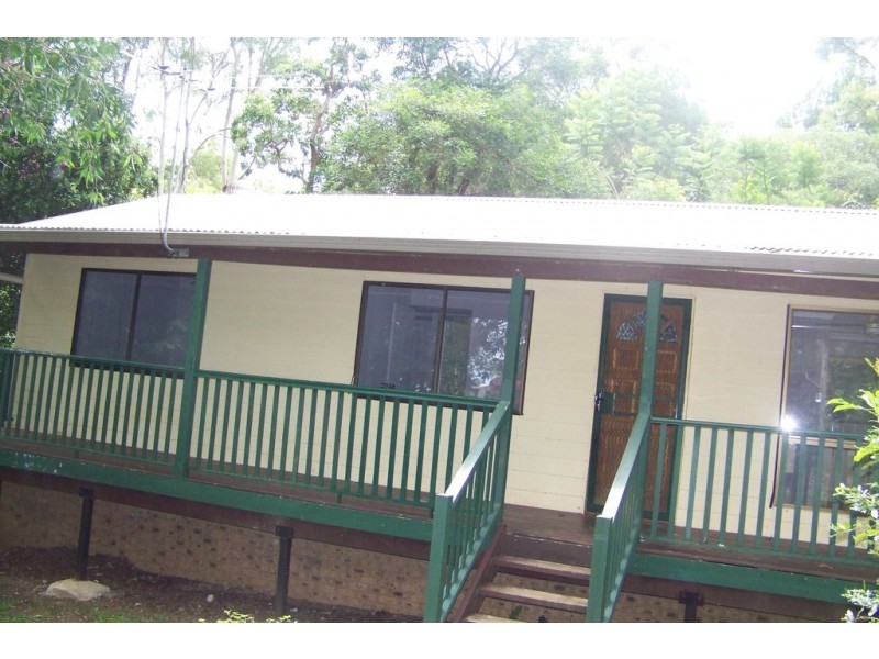 11 WYENA AV, Lamb Island QLD 4184