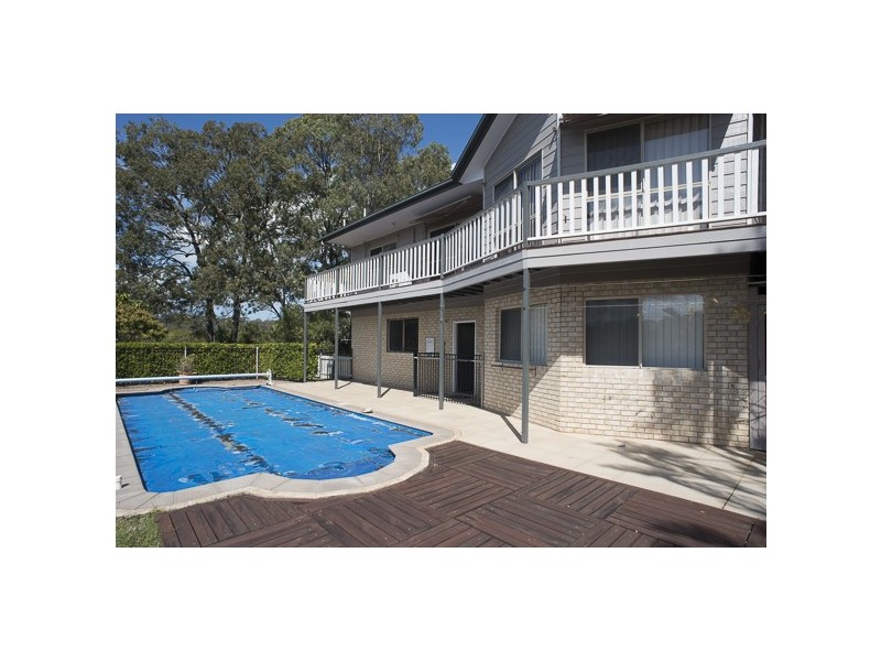 10 BOAT HARBOUR AVENUE, Macleay Island QLD 4184