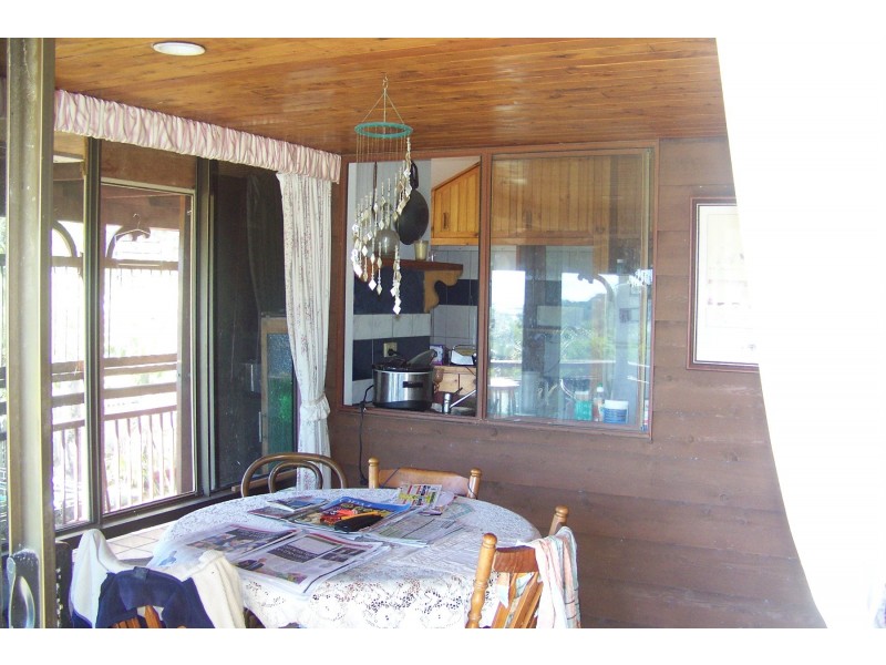 2 WOBUR ST, Lamb Island QLD 4184