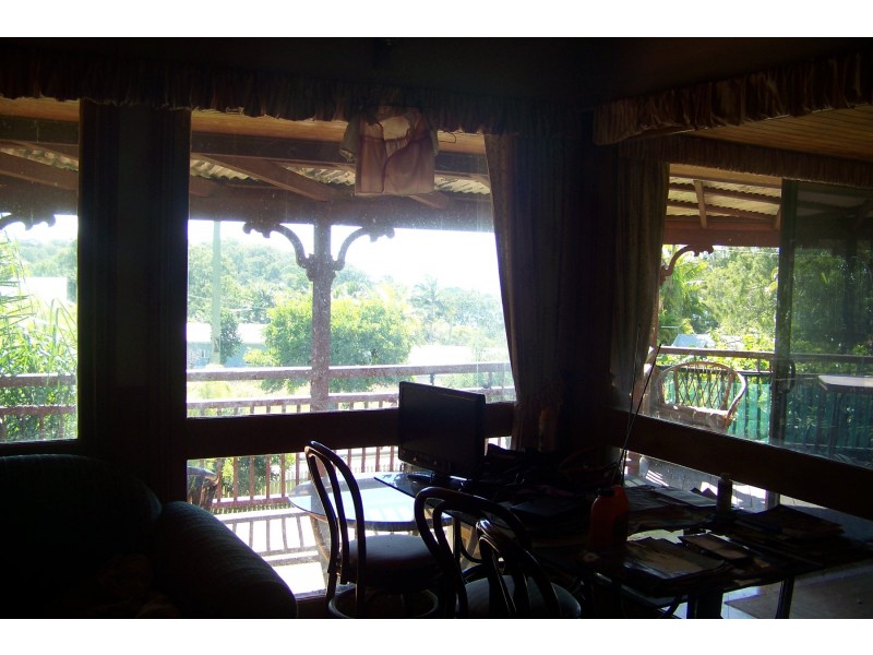 2 WOBUR ST, Lamb Island QLD 4184