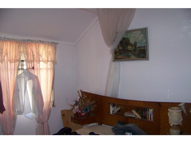 2 WOBUR ST, Lamb Island QLD 4184