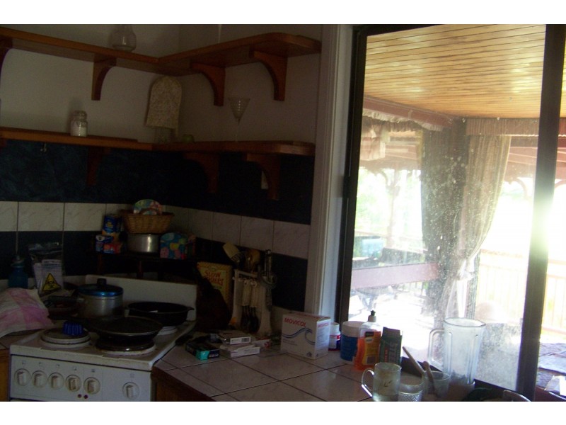 2 WOBUR ST, Lamb Island QLD 4184