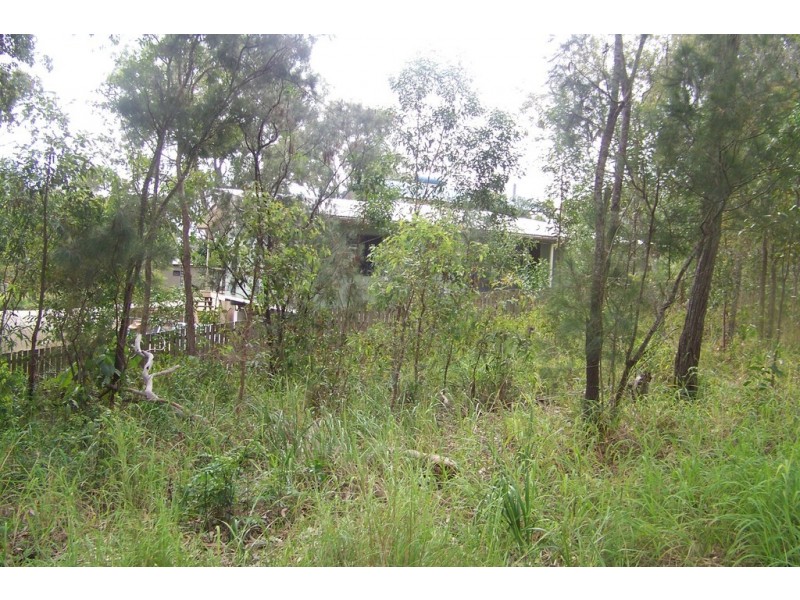 153 LUCAS DR, Lamb Island QLD 4184