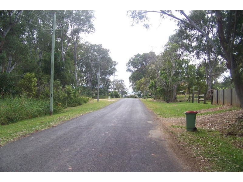 153 LUCAS DR, Lamb Island QLD 4184