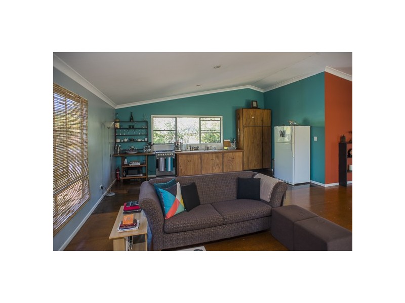 10 Udara Street, Macleay Island QLD 4184