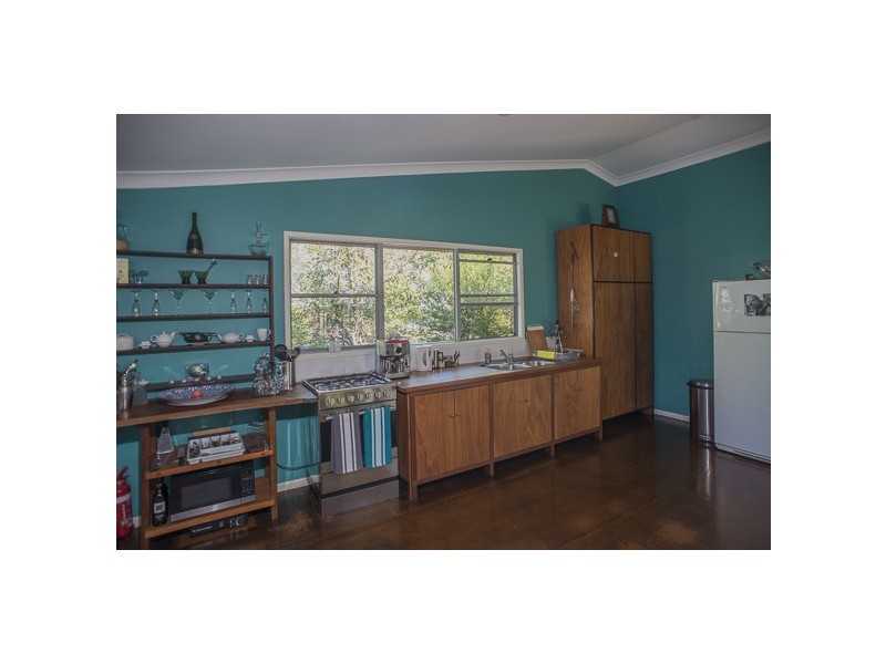 10 Udara Street, Macleay Island QLD 4184